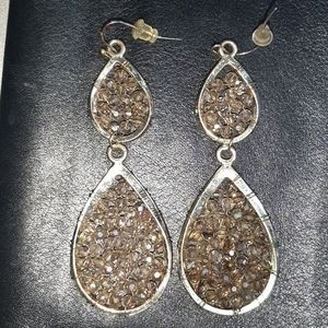 Women's dangle earrings